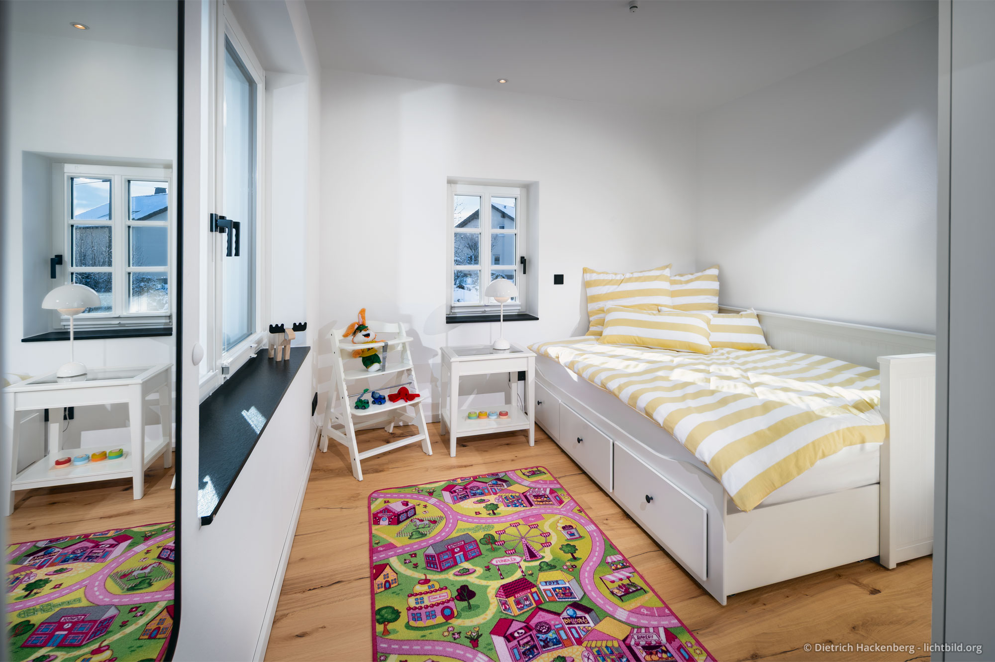 Schlafzimmer 3 wird auf Wunsch für Kinder ausgestattet mit Spielsachen und Straßenteppich. Ferienwohnung im Fachwerkhaus Eiben, Kirchhundem-Benolpe